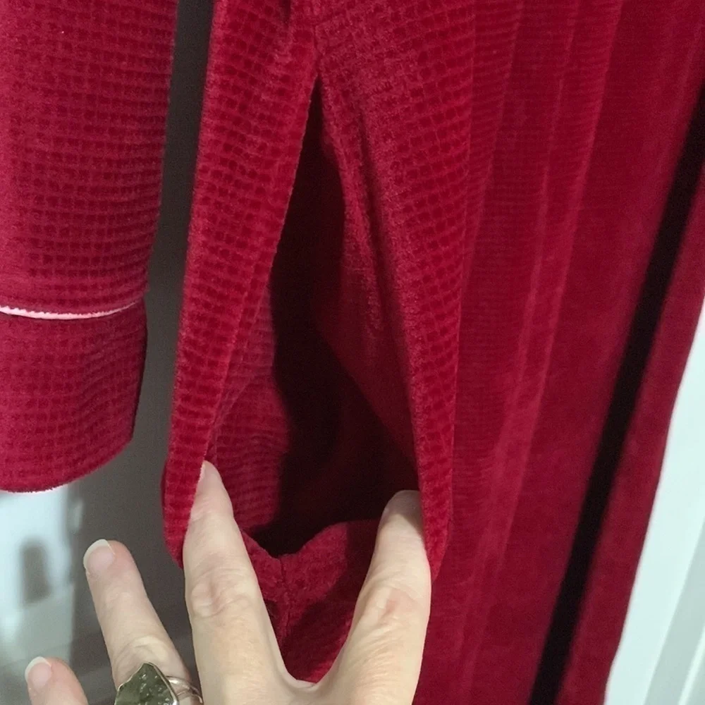 Vintage Heather Collection burgundy housecoat - Picture 8 of 14